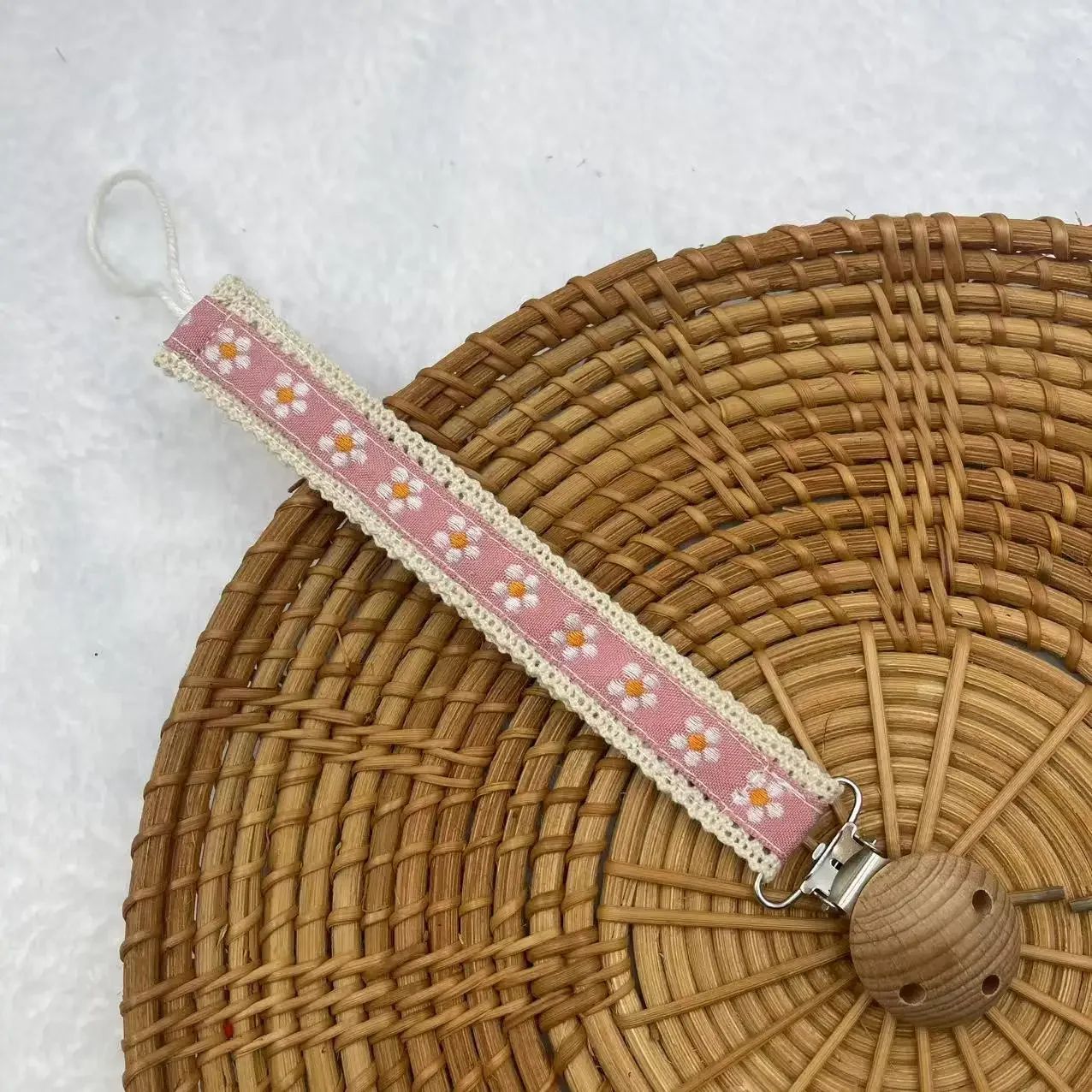 attache tétine babylien rose