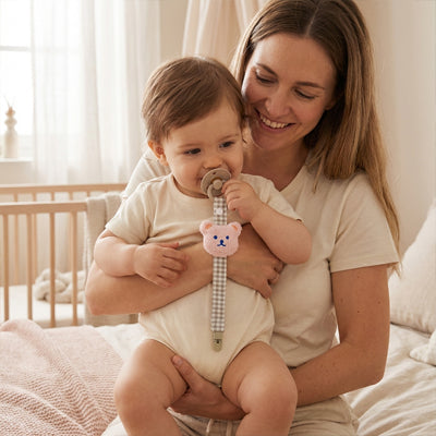 attache tetine essentielle maman bébé maison