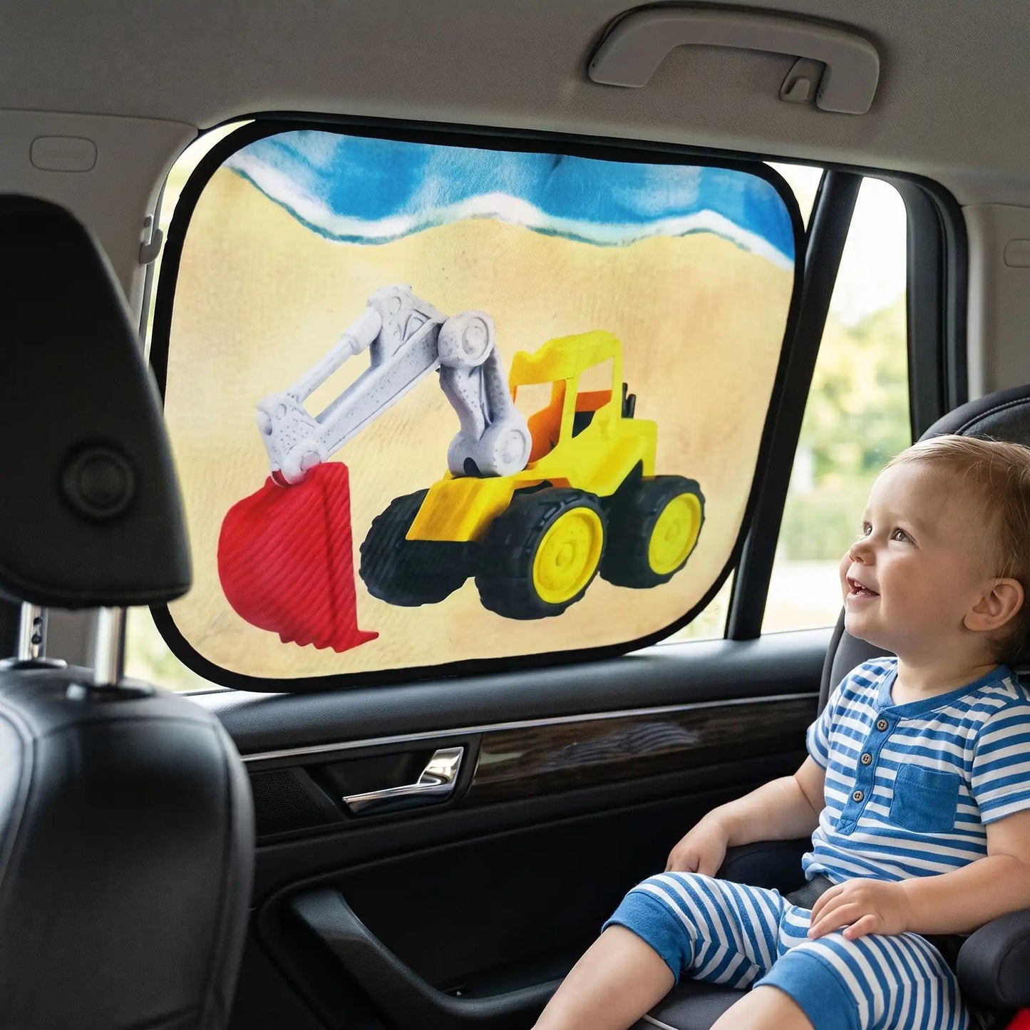 bébé heureux du pare soleil voiture bébé