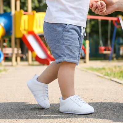 chaussure bebe premiers pas au parc