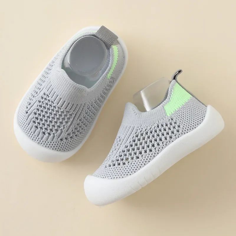 chaussure souple pour bébé gris