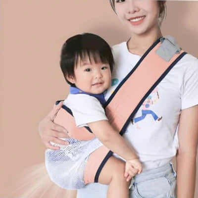 maman heureuse du portage echarpe berceline rose