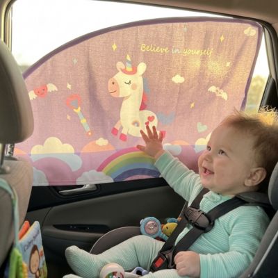 pare soleil voiture bébé avec bébé voyageant confortablement