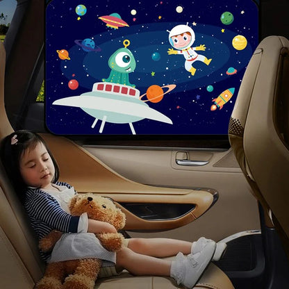 pare soleil voiture bébé contre UV avec bébé endormi confortablement