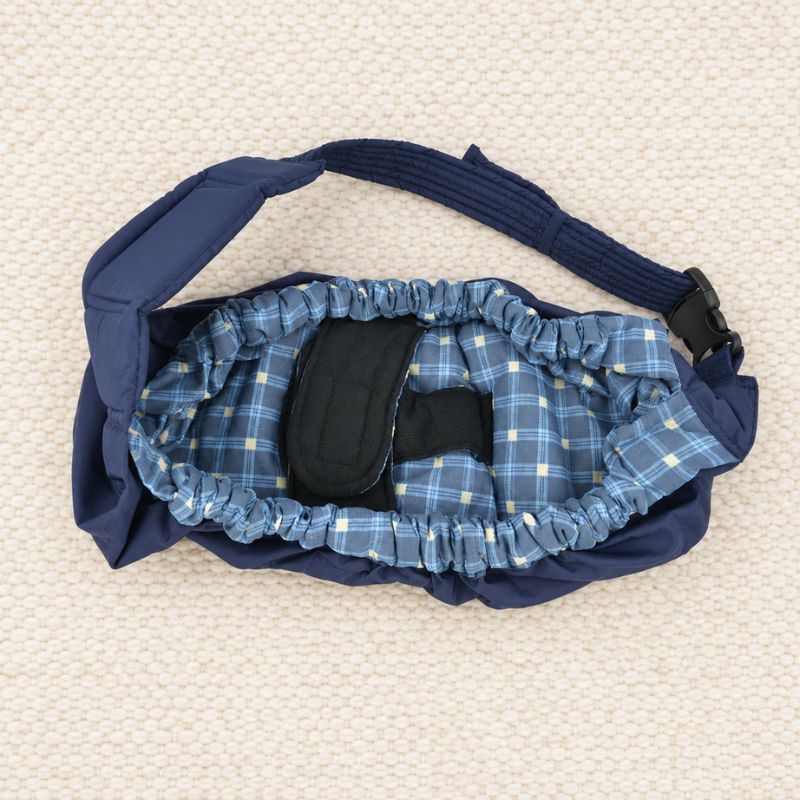 portage echarpe bebe bleu à carreaux