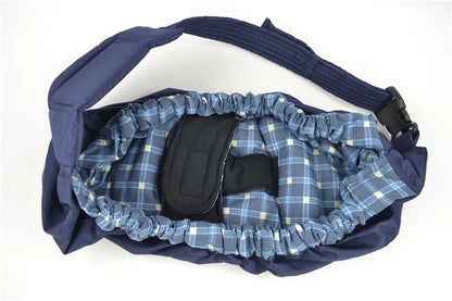 portage echarpe bebe bleu à carreaux