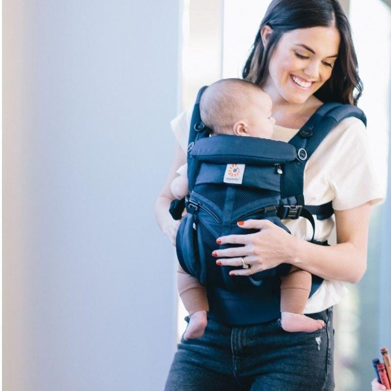 porte bébé breathbabybag bleu marine portage ventral