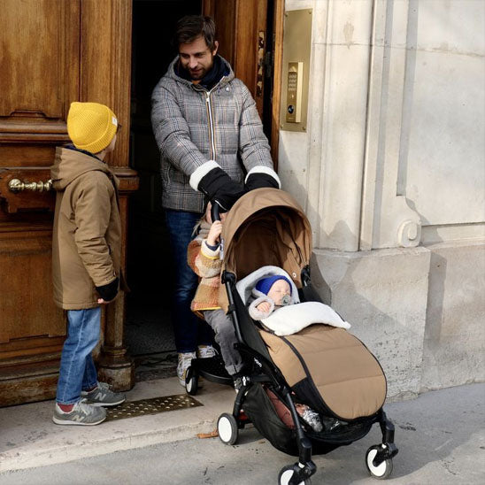sortie familiale avec chanceliere caramel enveloppante